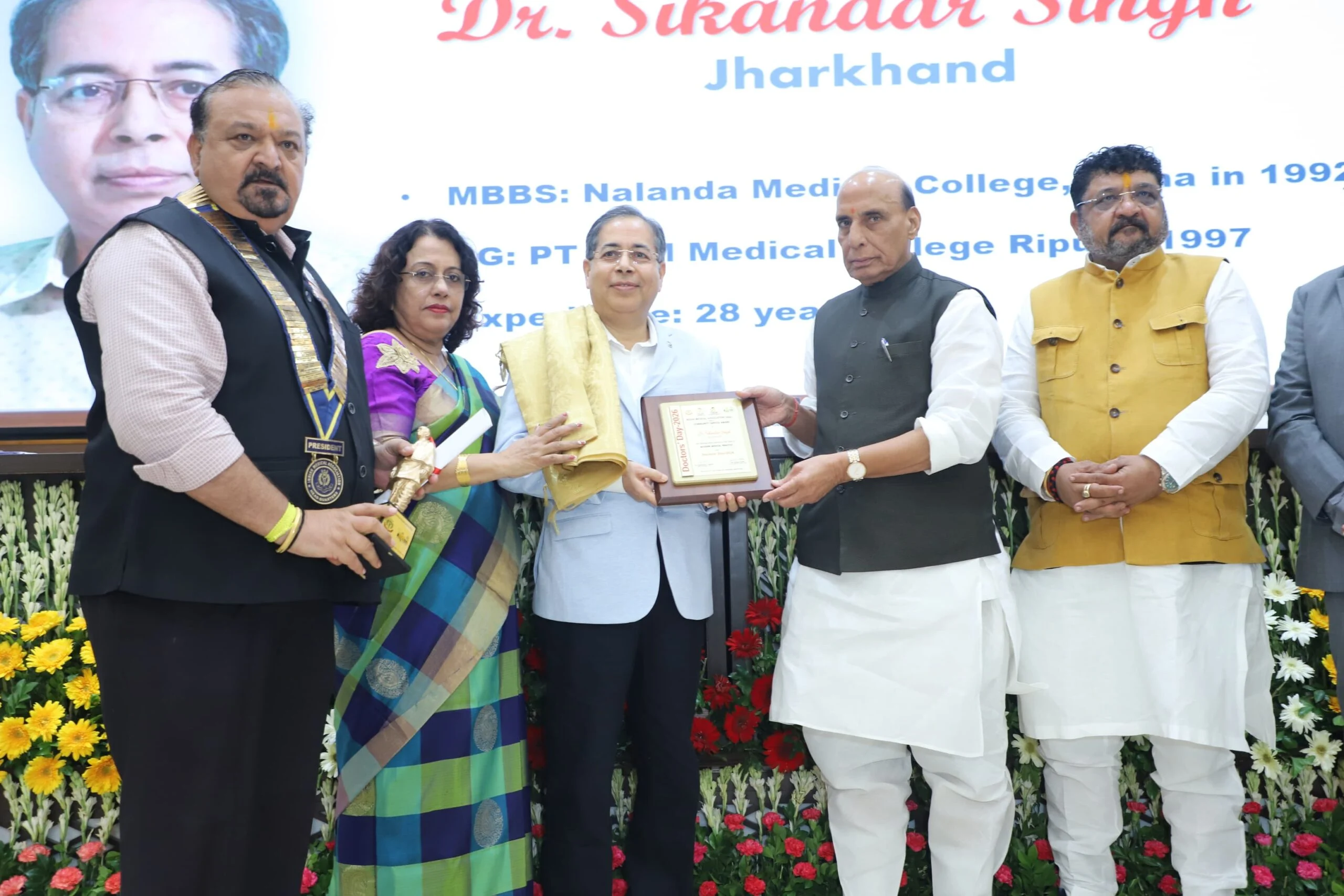 Defence Minister honored Dr Sikander Singh with IMA National Community Service Award 2026