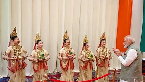 Modi Receives Grand Ceremonial Welcome in Jakarta